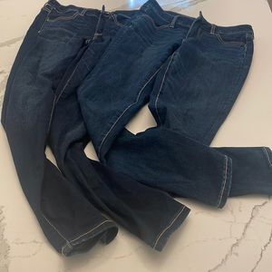2 pairs of American Eagle jeans, size 4, discounted shipping!